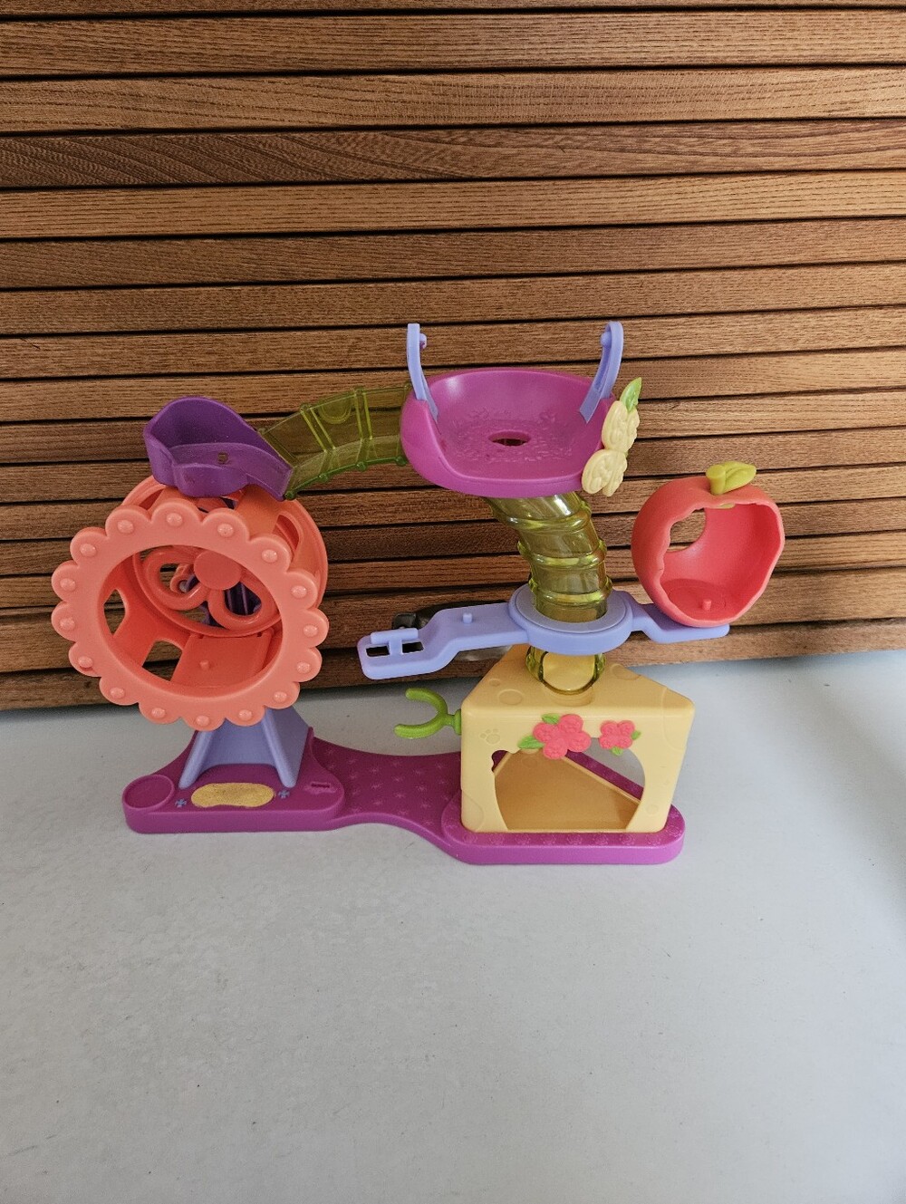 2010 Littlest Pet Shop Hamster Playground Playset